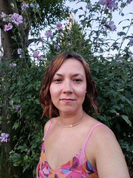 Webcam chat profile for HoneySmile: Ask about my Hobbies