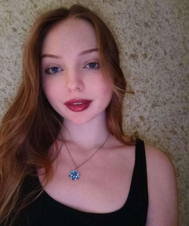 Webcam chat profile for BellaVerde: Outfits