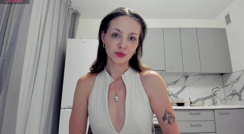 Webcam chat profile for Miriamleroy: Legs, feet & shoes