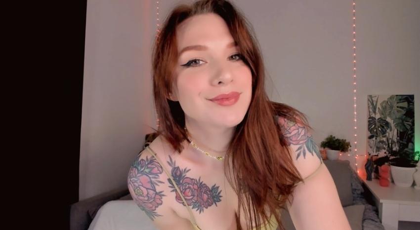Webcam chat profile for MiaShine: Leather