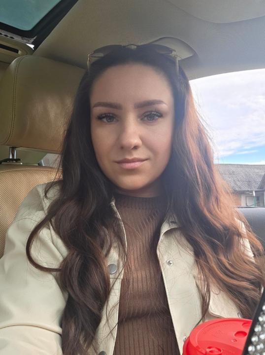 Webcam chat profile for B1eeti: Ask about my Hobbies