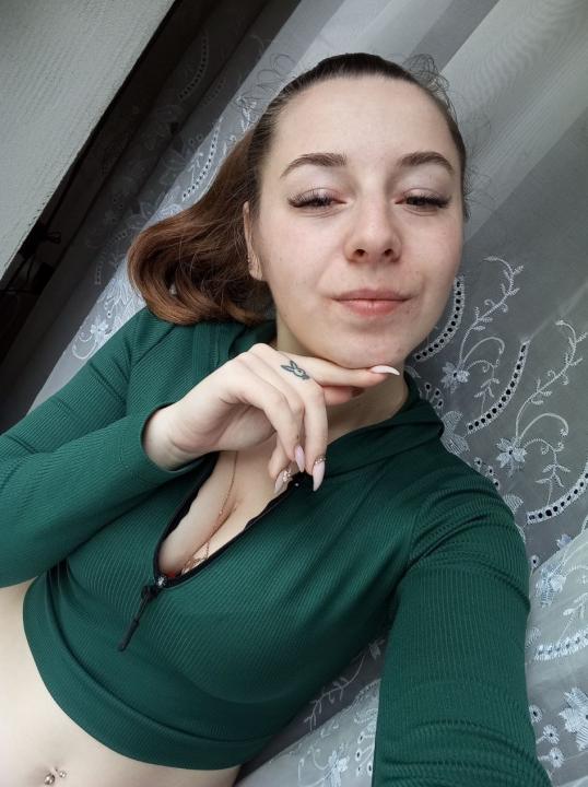 Webcam chat profile for 69kitten69: Legs, feet & shoes