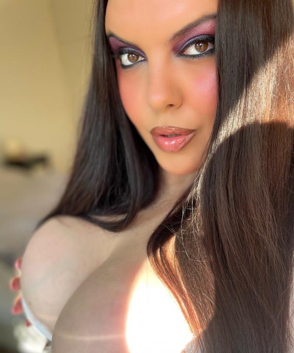 Webcam chat profile for PrincessAnisia: Role playing