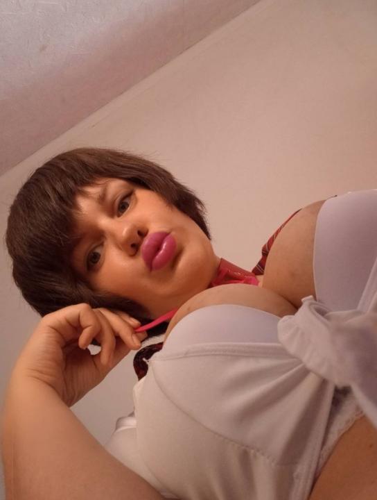 Webcam chat profile for MoonlitSiren
