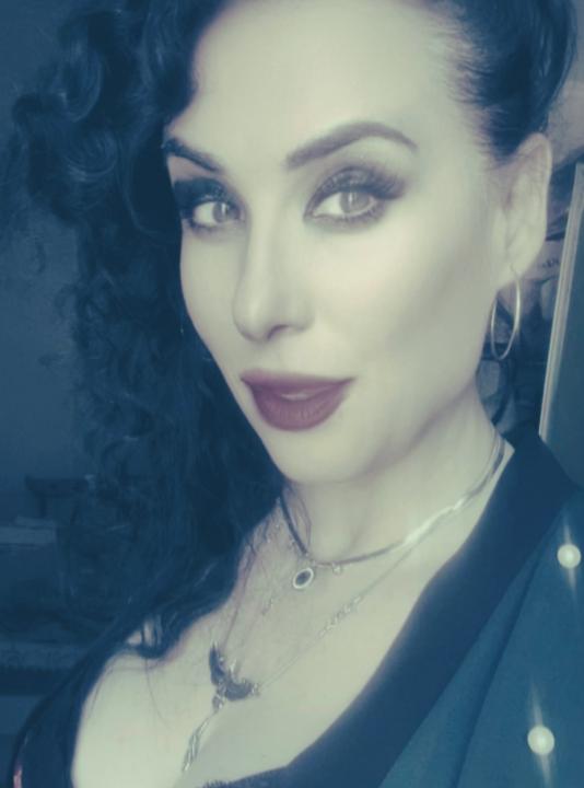 Webcam chat profile for AlyaHarper: Ask about my other interests