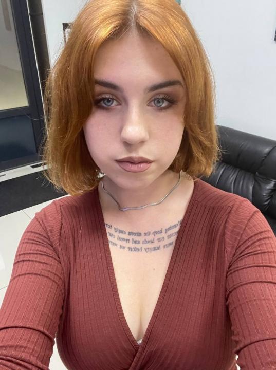 Webcam chat profile for rebeccamoans: Ask about my other interests