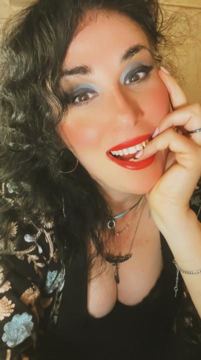 Webcam chat profile for AlyaHarper: Ask about my other interests
