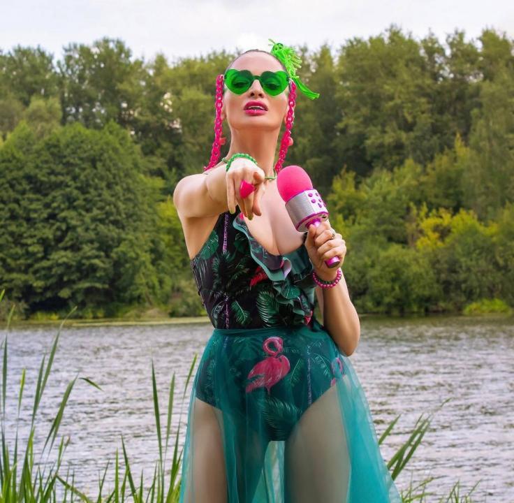 Webcam chat profile for FATIArtist: Latex & rubber