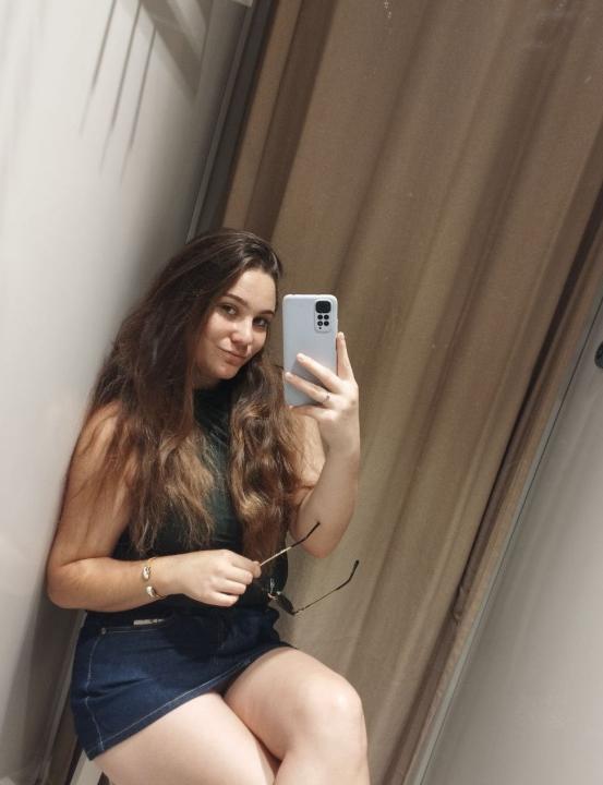 Webcam chat profile for Jeniya: Outfits
