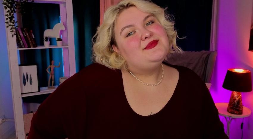 Webcam chat profile for EllaBigBabe: Leather