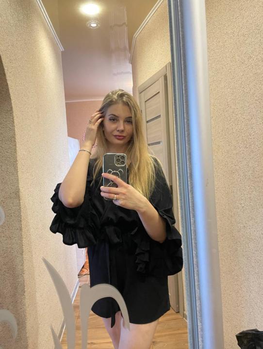Webcam chat profile for SweetLiiliana