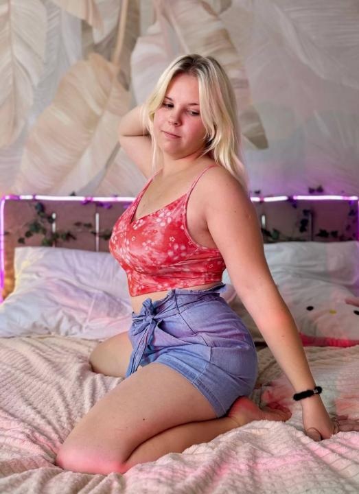 Webcam chat profile for EmilyRogerss: Leather