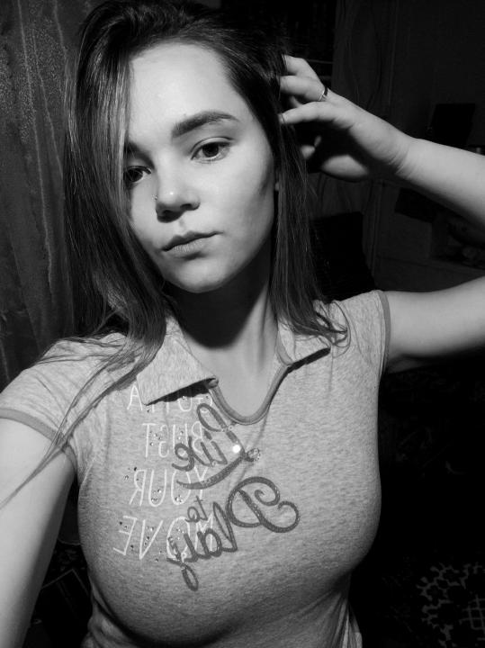 Webcam chat profile for Tavina: Dancing