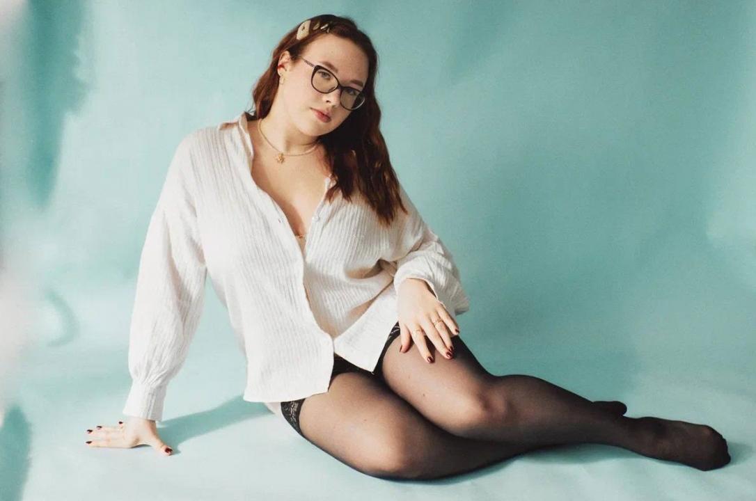 Webcam chat profile for LeiraSugar: Legs, feet & shoes