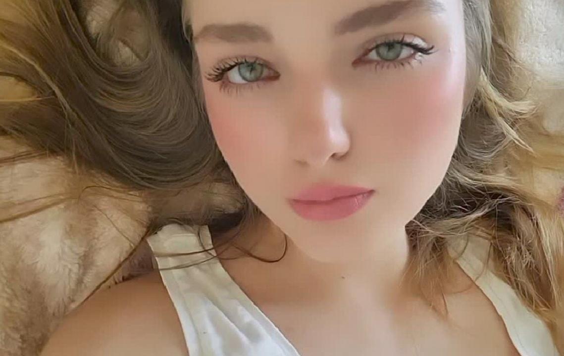 Webcam chat profile for SweetRinaKiss: Outfits