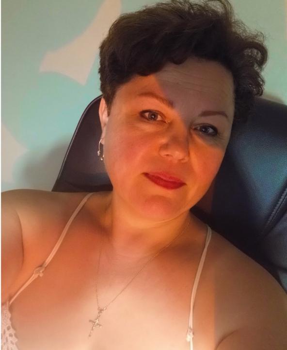 Webcam chat profile for AuroraMay: Legs, feet & shoes