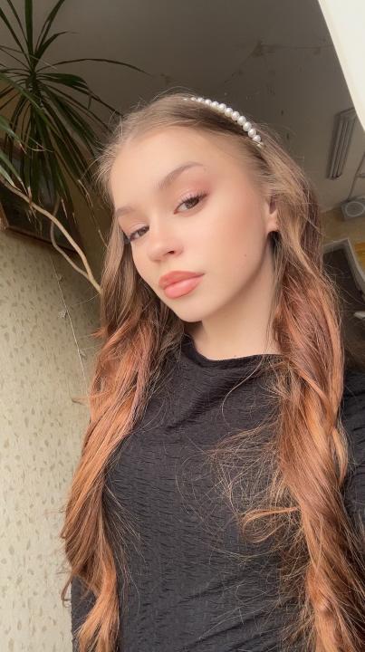 Webcam chat profile for AriaLyn: Outfits