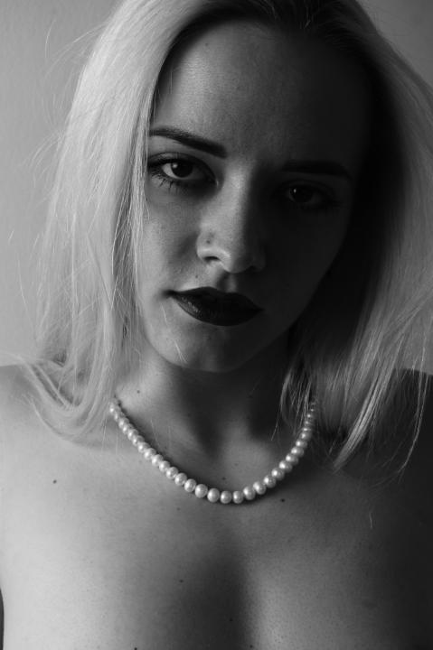Webcam chat profile for lollyjull: Bondage & discipline