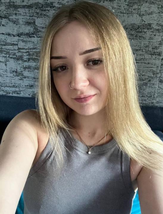 Webcam chat profile for SilkenWish: Ask about my Hobbies