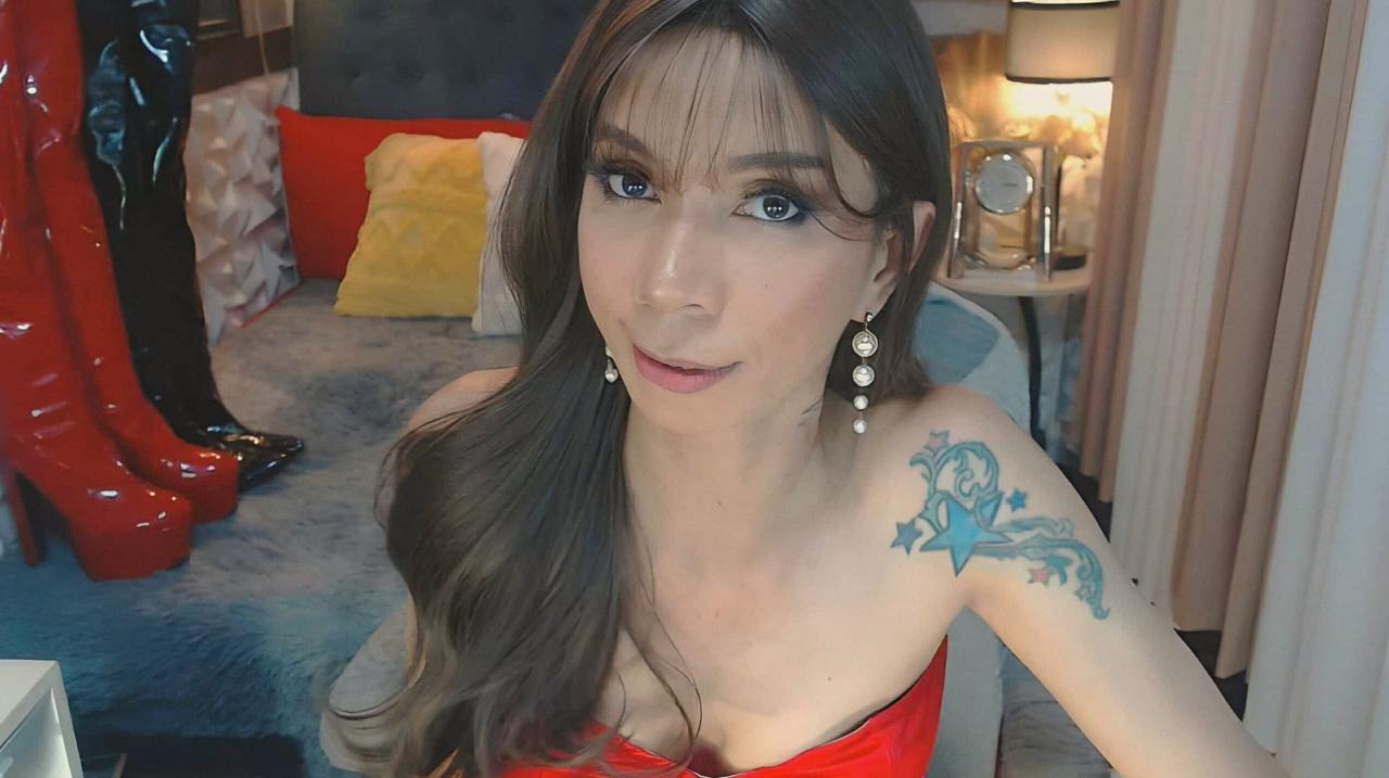 Webcam chat profile for CELINAFOX: Dominatrix