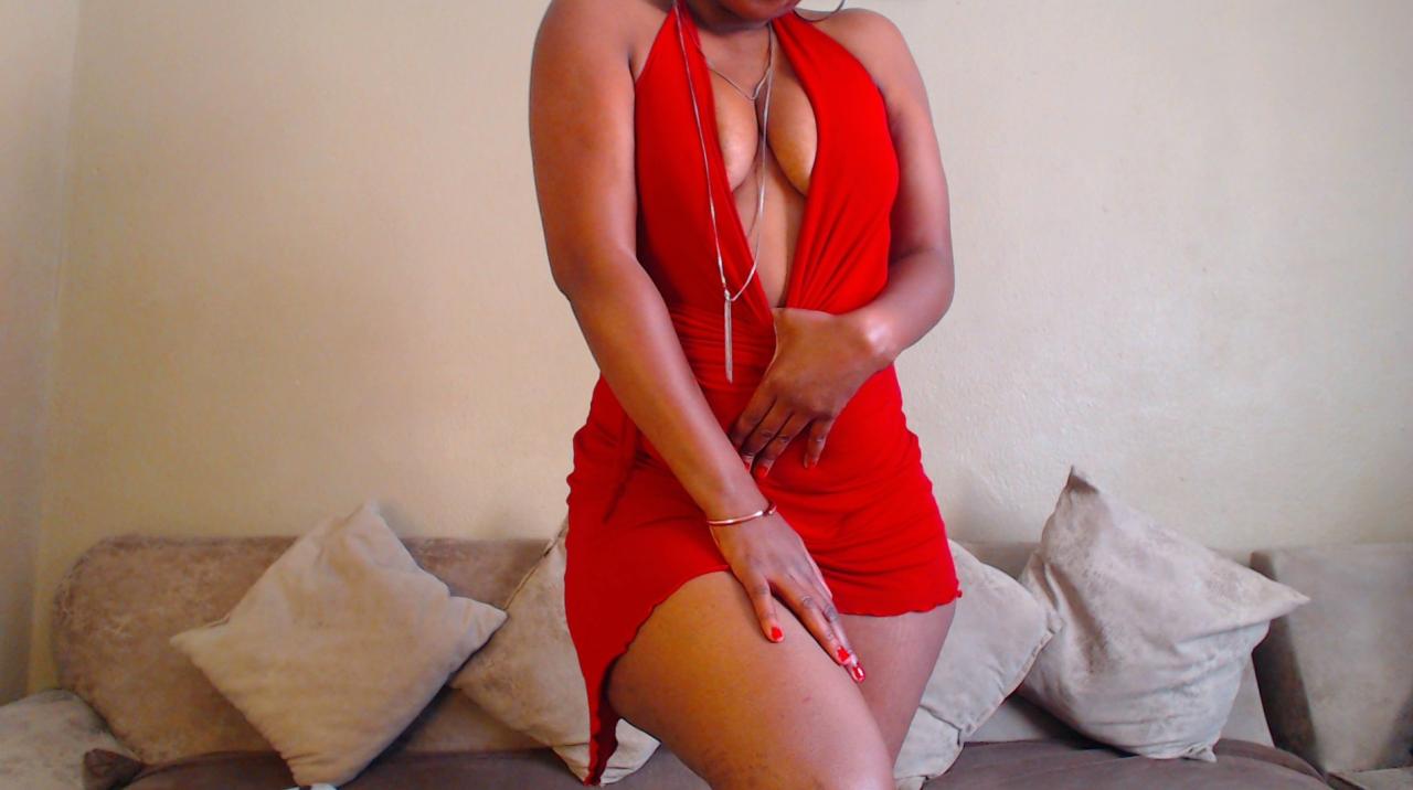 Webcam chat profile for EbonySeductresx: Kissing