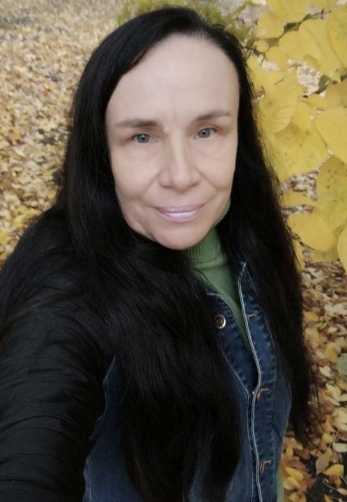 Webcam chat profile for MaryDior: Ask about my other interests