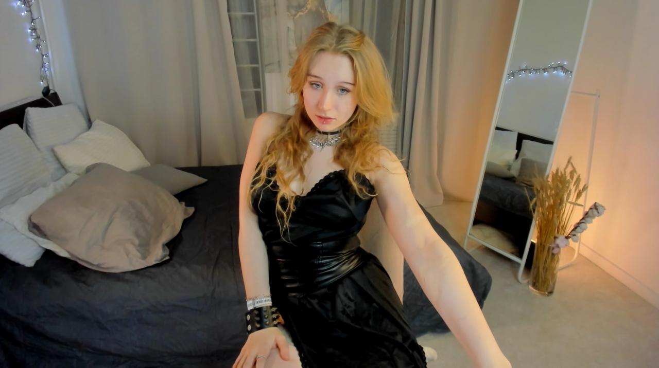 Webcam chat profile for AstraMluse: Leather
