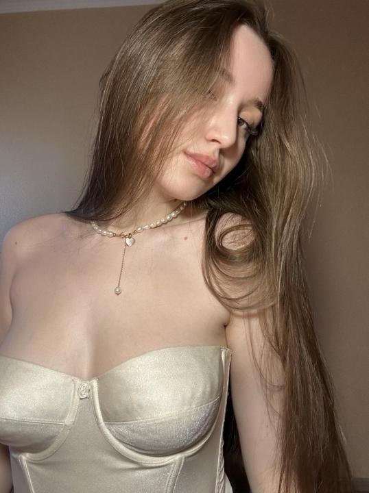 Webcam chat profile for lesliebird: Ask about my other interests