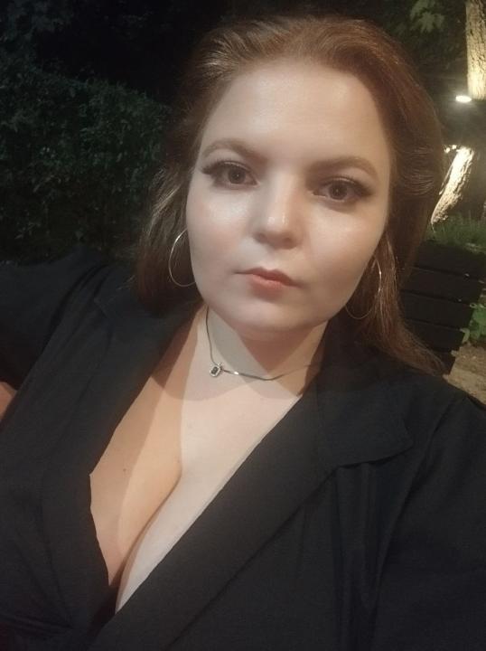 Webcam chat profile for renesmeesunset: Ask about my other interests