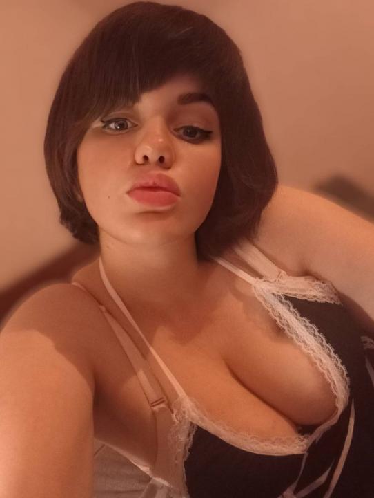 Webcam chat profile for MoonlitSiren