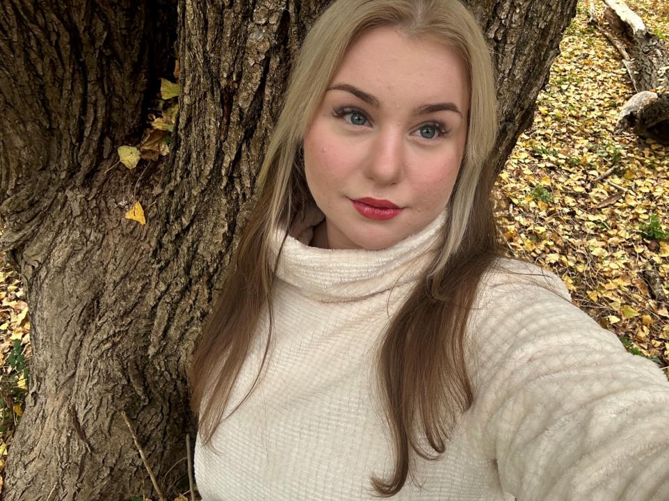 Webcam chat profile for AlSunset22: Dancing