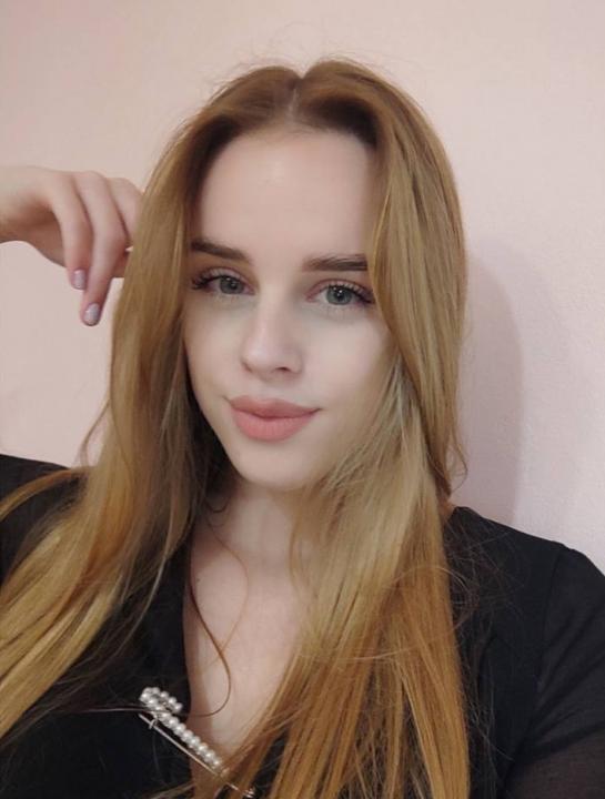Webcam chat profile for Arithae: Ask about my Hobbies