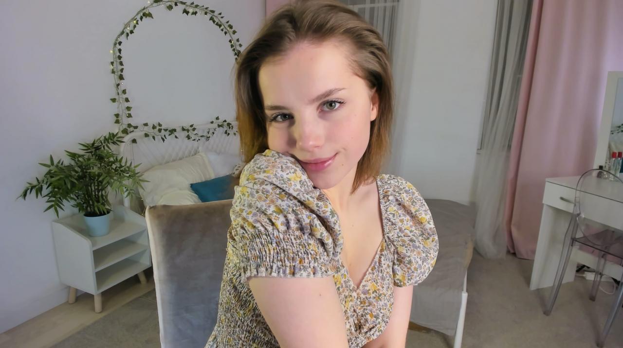 Webcam chat profile for GabiAddams: Legs, feet & shoes