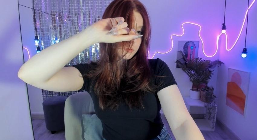 Webcam chat profile for LaylaGlam: Legs, feet & shoes