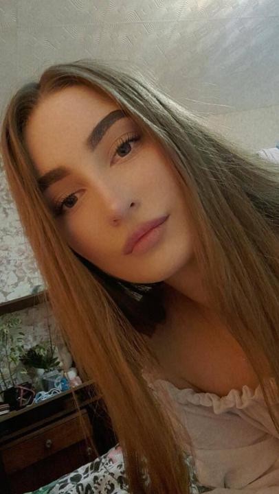 Webcam chat profile for Zani: Ask about my Hobbies
