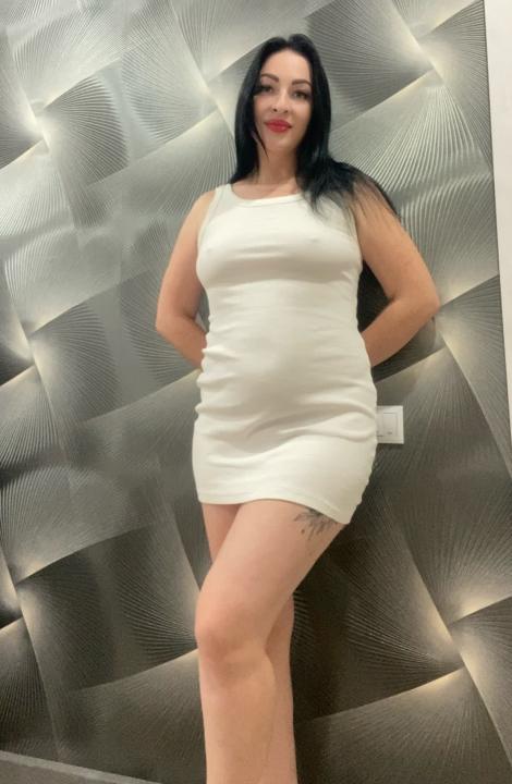 Webcam chat profile for Cassandra07x: Legs, feet & shoes