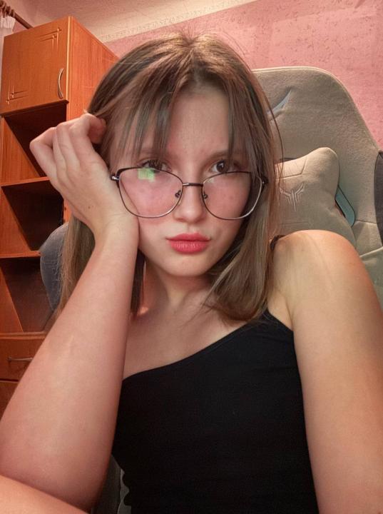 Webcam chat profile for MissSerenity: Ask about my Hobbies