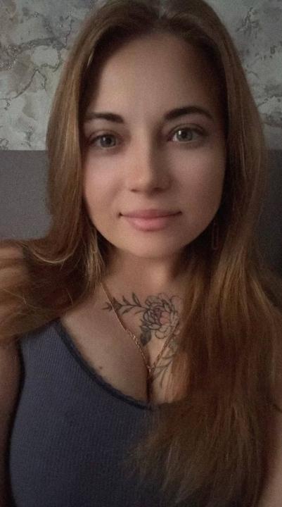 Webcam chat profile for N3inna: Ask about my Hobbies