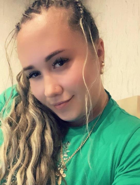 Webcam chat profile for Si1ana: Ask about my Hobbies