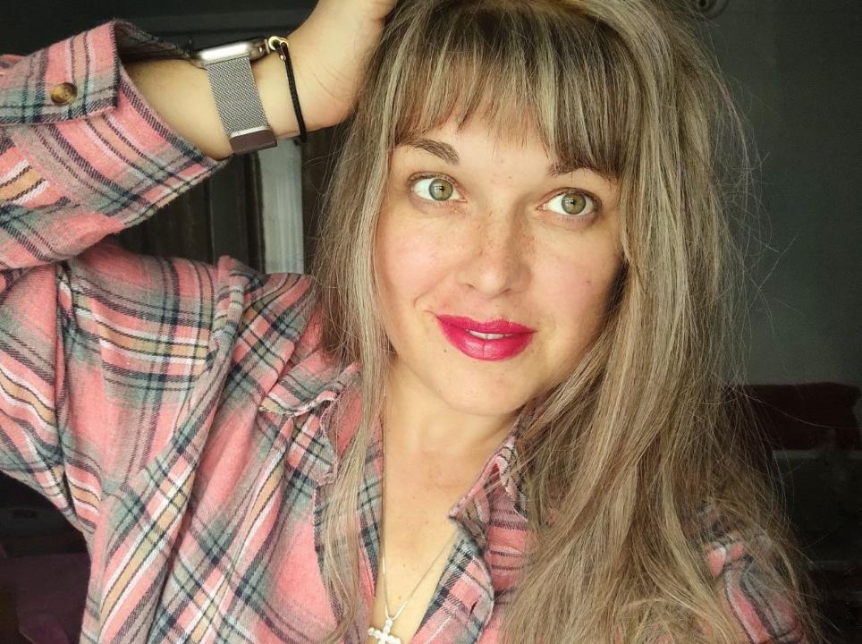 Webcam chat profile for KellyGentleTouc