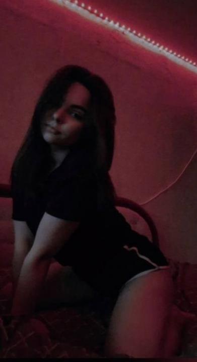 Webcam chat profile for HotQueen: Dominatrix