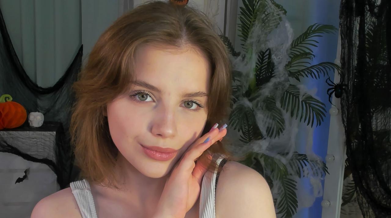 Webcam chat profile for GabiAddams: Legs, feet & shoes