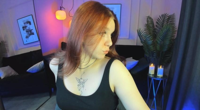 Webcam chat profile for LaylaGlam: Legs, feet & shoes