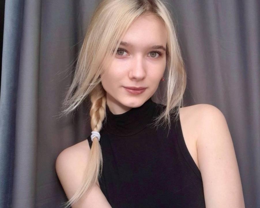 Webcam chat profile for KarolinaRay: Legs, feet & shoes