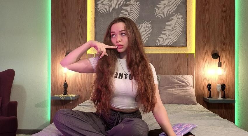 Webcam chat profile for SweetieMisss: Legs, feet & shoes
