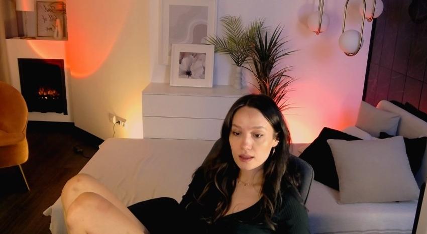 Webcam chat profile for AgnesGoddes: Legs, feet & shoes