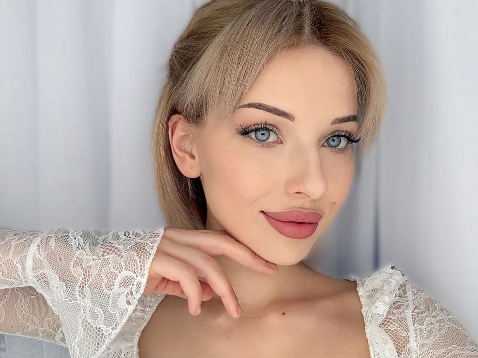 Webcam chat profile for Rinae: Cooking
