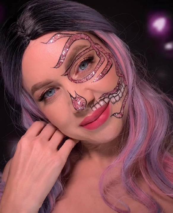 Webcam chat profile for ElanoraGrace: Exercise