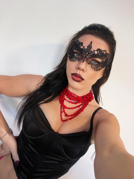 Webcam chat profile for FierceDesire: Dominatrix
