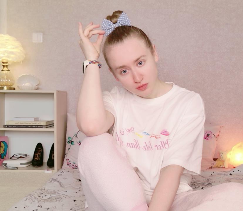 Webcam chat profile for MagicalKate: Kissing